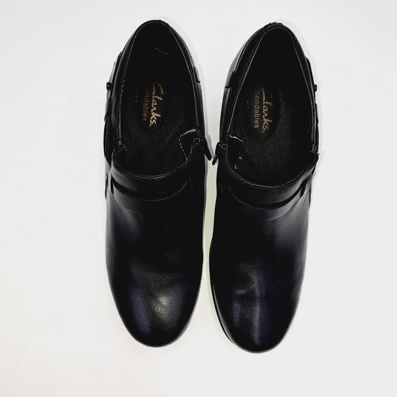 Clarks Bendable Black Leather 8.5 Heeled zipper ankle booties - Picture 4 of 8